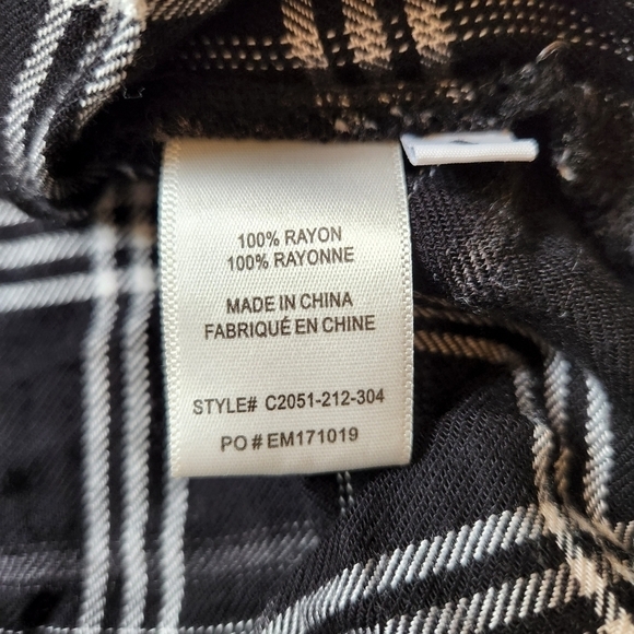 Anthropologie Cloth&Stone Long sleeve button down flannel Size Small - Picture 5 of 5